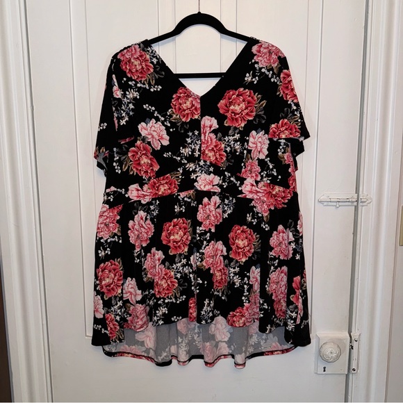 ✨torrid black multicolor floral v-neck short sleeve blouse✨ - Picture 1 of 4